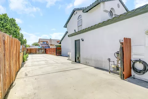 Exterior - 45587 Indian River Rd, Indio, CA 92201 photo 9 of 28