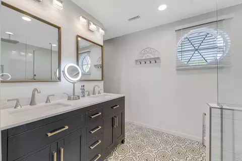 Bath - 45587 Indian River Rd, Indio, CA 92201 photo 3 of 4