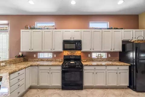 Kitchen - 80435 Muirfield Dr, Indio, CA 92201 photo 4 of 4
