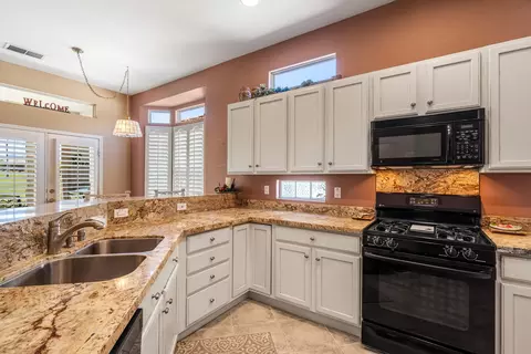 Kitchen - 80435 Muirfield Dr, Indio, CA 92201 photo 3 of 4