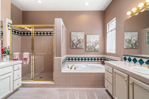 Bath - 80435 Muirfield Dr, Indio, CA 92201 photo 1 of 4