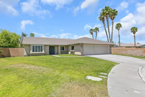 44375 Willow Cir, La Quinta, CA 92253 photo 2