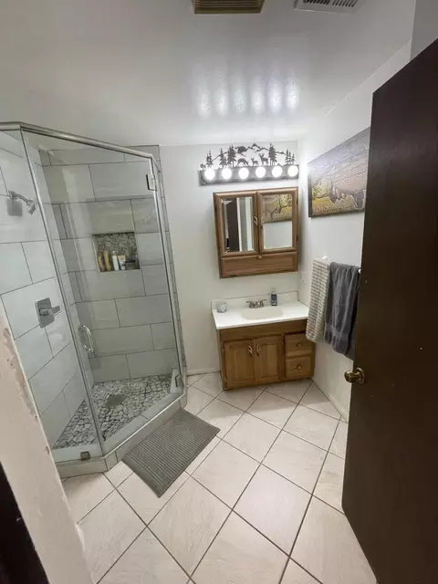 Bath - 38540 38540 Alva Dr, Cherry Valley, CA 92223 photo 1 of 3