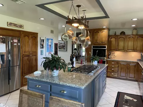 Kitchen - 38540 38540 Alva Dr, Cherry Valley, CA 92223 photo 4 of 7