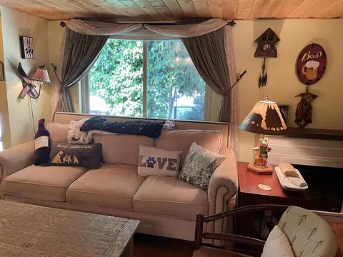 Living - 38540 38540 Alva Dr, Cherry Valley, CA 92223 photo 6 of 7