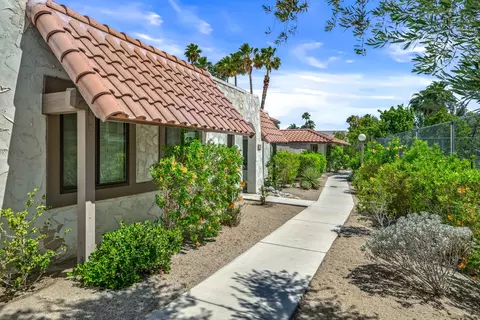 379 W Mariscal Rd, Palm Springs, CA 92262