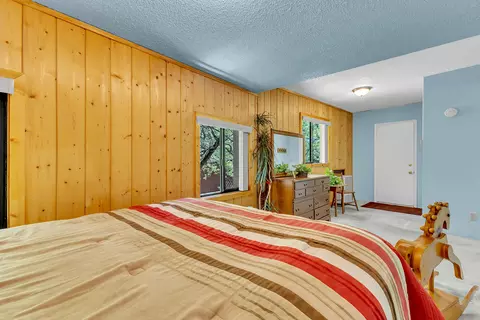 Bedroom - 54703 Pine Crest Ave, Idyllwild, CA 92549 photo 6 of 7