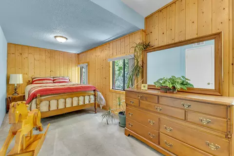 Bedroom - 54703 Pine Crest Ave, Idyllwild, CA 92549 photo 4 of 7