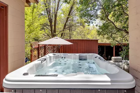 Exterior - 54703 Pine Crest Ave, Idyllwild, CA 92549 photo 14 of 16