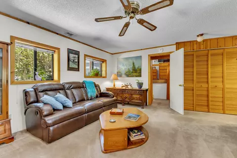 Living - 54703 Pine Crest Ave, Idyllwild, CA 92549 photo 5 of 6