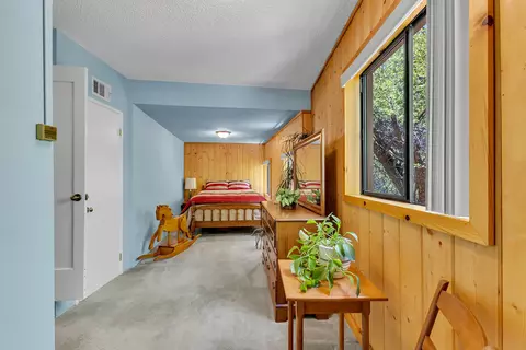 Bedroom - 54703 Pine Crest Ave, Idyllwild, CA 92549 photo 5 of 7