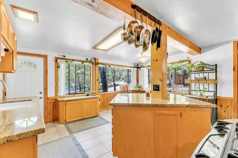 Kitchen - 54703 Pine Crest Ave, Idyllwild, CA 92549 photo 4 of 4