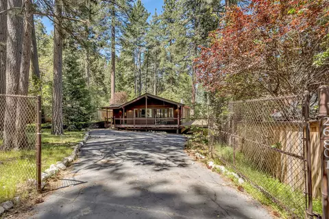 26801 Canyon Dr, Idyllwild, CA 92549
