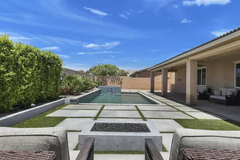 Exterior - 41399 Manchester St, Indio, CA 92203 photo 2 of 9