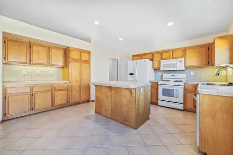 Kitchen - 81326 Avenida Alamitos, Indio, CA 92201 photo 2 of 3