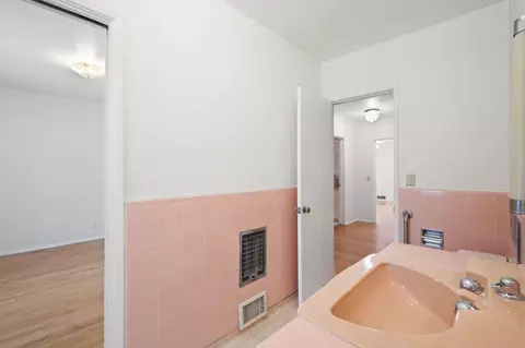 Bath - 108 W Kenneth Rd, Glendale, CA 91202 photo 1 of 7