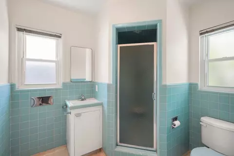 Bath - 108 W Kenneth Rd, Glendale, CA 91202 photo 7 of 7