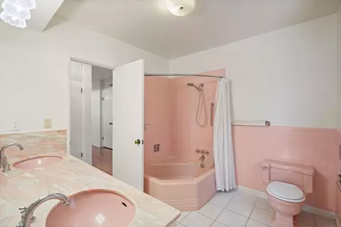 Bath - 108 W Kenneth Rd, Glendale, CA 91202 photo 5 of 7