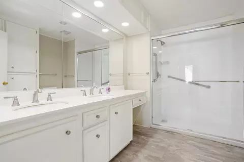 Bath - 4650 Dulin Rd, Fallbrook, CA 92028 photo 1 of 4