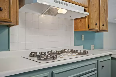 Kitchen - 4650 Dulin Rd, Fallbrook, CA 92028 photo 5 of 7