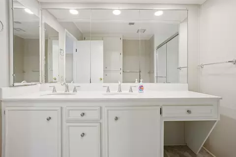 Bath - 4650 Dulin Rd, Fallbrook, CA 92028 photo 2 of 4