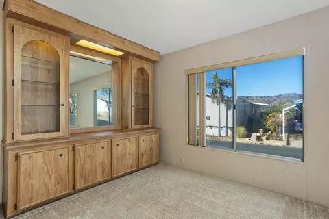 Living - 4650 Dulin Rd, Fallbrook, CA 92028 photo 5 of 9