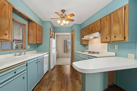 Kitchen - 4650 Dulin Rd, Fallbrook, CA 92028 photo 2 of 7