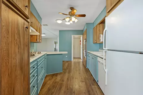 Kitchen - 4650 Dulin Rd, Fallbrook, CA 92028 photo 3 of 7