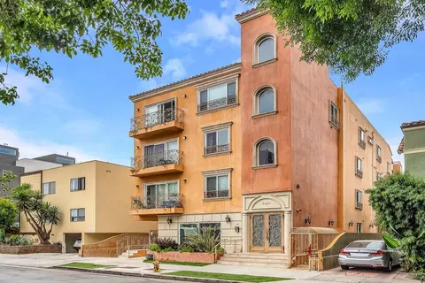 8420 Blackburn Ave, Los Angeles, CA 90048
