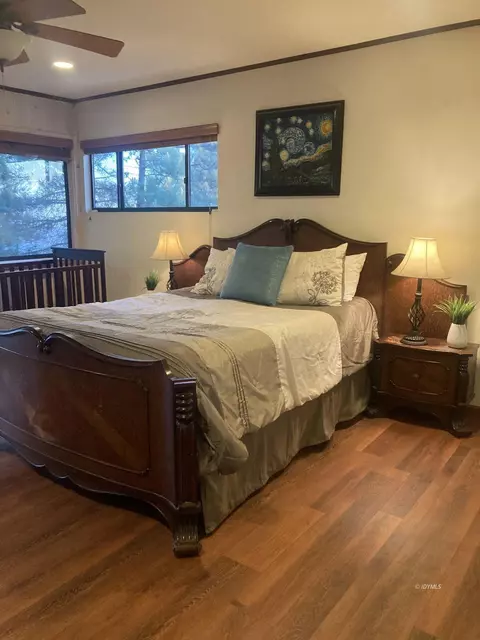 Bedroom - 52411 Double View Dr, Idyllwild, CA 92549 photo 2 of 9
