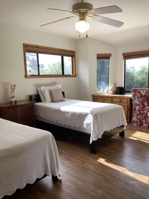 Bedroom - 52411 Double View Dr, Idyllwild, CA 92549 photo 6 of 9