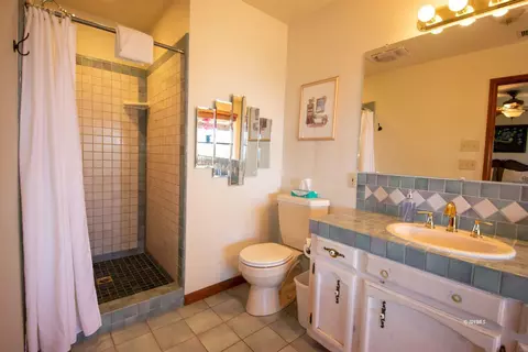 Bath - 52411 Double View Dr, Idyllwild, CA 92549 photo 4 of 7