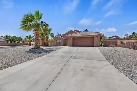 57229 Juarez Dr, Yucca Valley, CA 92284 photo 2