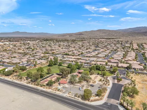 View/Area - 42522 Contessa Ct, Indio, CA 92203 photo 5 of 7