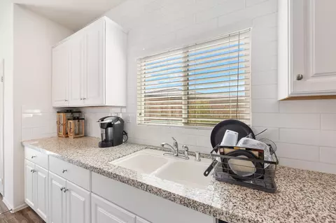 Kitchen - 42522 Contessa Ct, Indio, CA 92203 photo 4 of 4