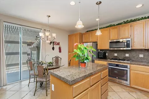 Kitchen - 42330 Bridges Ct, Indio, CA 92203 photo 3 of 6