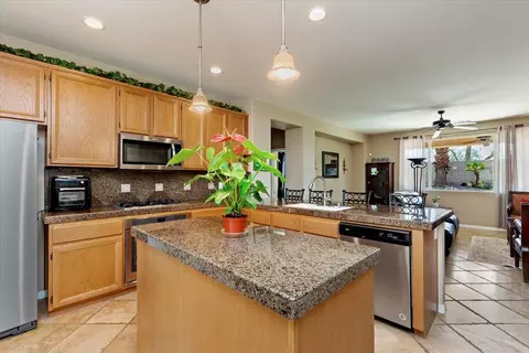Kitchen - 42330 Bridges Ct, Indio, CA 92203 photo 5 of 6