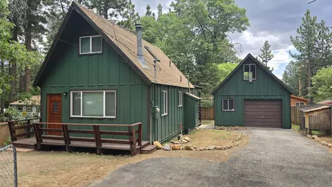 317 Spruce Ln, Sugarloaf, CA 92386