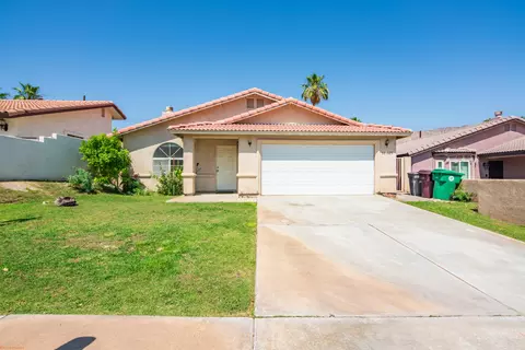 53325 Eisenhower Dr, La Quinta, CA 92253