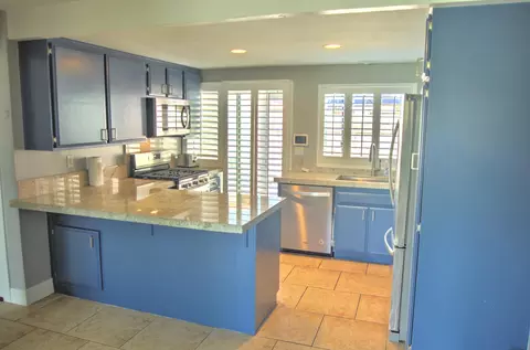 Kitchen - 49380 Eisenhower Dr, Indio, CA 92201 photo 1 of 3
