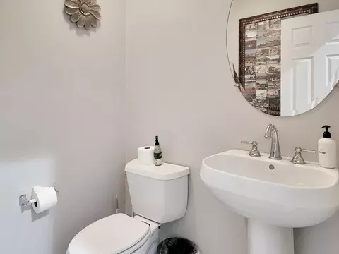 Bath - 84450 Onda Dr, Indio, CA 92203 photo 1 of 4