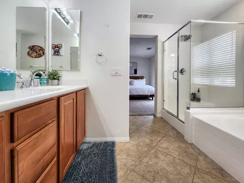 Bath - 84450 Onda Dr, Indio, CA 92203 photo 2 of 4