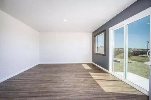Living - 4176 Avenida Del Sol, Joshua Tree, CA 92252 photo 2 of 6