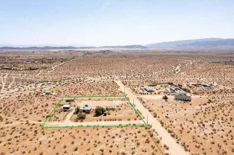 View/Area - 4176 Avenida Del Sol, Joshua Tree, CA 92252 photo 3 of 4