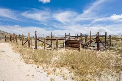 Exterior - 4176 Avenida Del Sol, Joshua Tree, CA 92252 photo 9 of 9