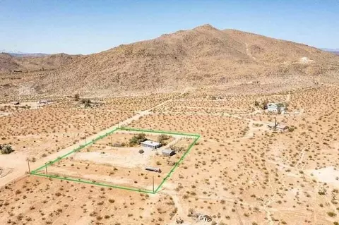 View/Area - 4176 Avenida Del Sol, Joshua Tree, CA 92252 photo 4 of 4