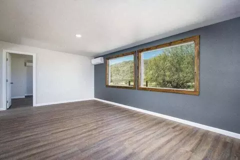 Living - 4176 Avenida Del Sol, Joshua Tree, CA 92252 photo 5 of 6