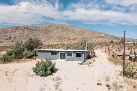 Exterior - 4176 Avenida Del Sol, Joshua Tree, CA 92252 photo 2 of 9