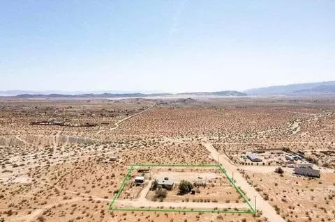 View/Area - 4176 Avenida Del Sol, Joshua Tree, CA 92252 photo 2 of 4