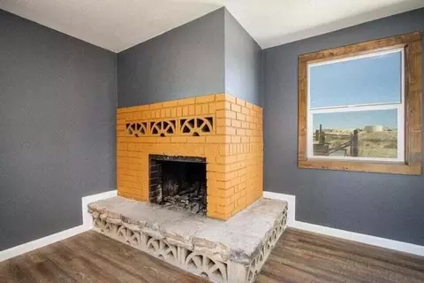 Living - 4176 Avenida Del Sol, Joshua Tree, CA 92252 photo 4 of 6
